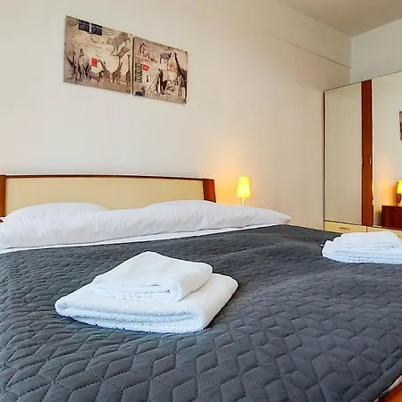 Apartment Bright & Stylish Family Steps To Old Town